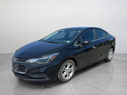 Used 2017 Chevrolet Cruze LT w/ Convenience Package FWD image 1
