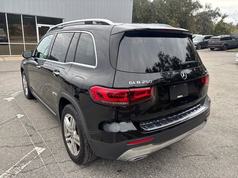 Used 2023 Mercedes-Benz GLB 250 4MATIC w/ Premium Package image 8