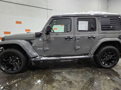 Used 2022 Jeep Wrangler Unlimited Sahara w/ Cold Weather Group AWD/4WD image 15