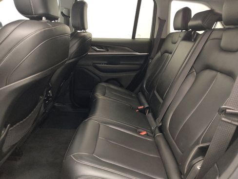 Used 2023 Jeep Grand Cherokee Limited AWD/4WD image 18