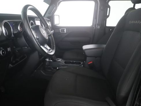 Used 2023 Jeep Wrangler Unlimited Sahara w/ Cold Weather Group AWD/4WD image 16