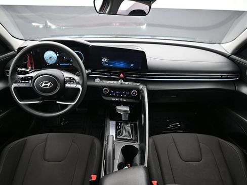 Certified 2024 Hyundai Elantra SEL FWD image 19