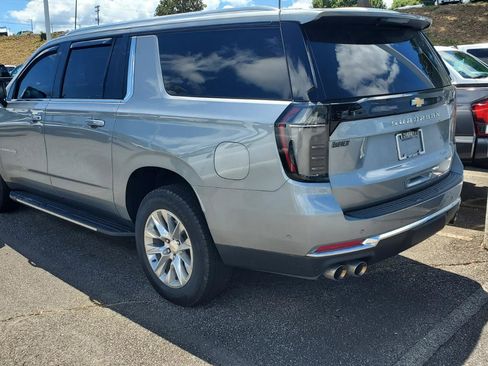 Used 2025 Chevrolet Suburban Premier w/ Sun And Tow Package AWD/4WD image 9