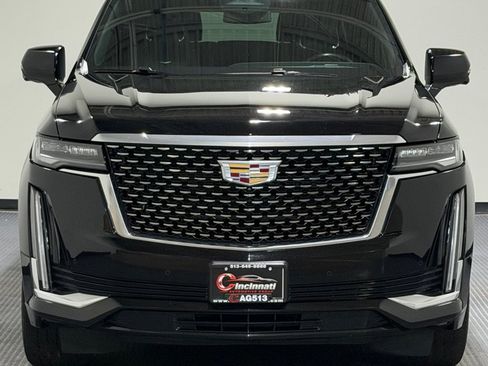 Used 2023 Cadillac Escalade ESV Luxury AWD/4WD image 3
