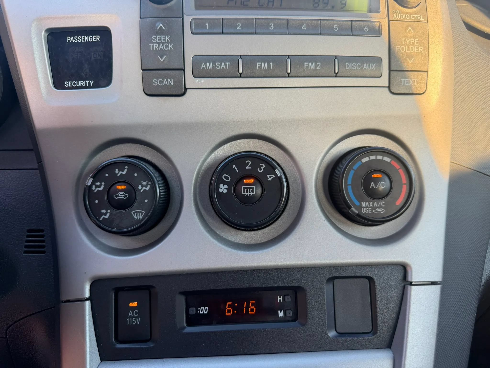 Used 2009 Toyota Matrix S w/ All Weather Guard Pkg FWD image 19