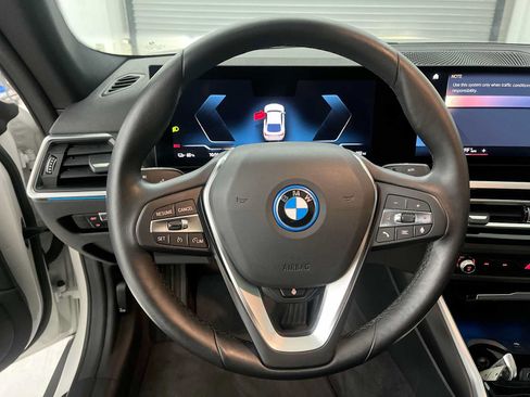 Used 2023 BMW i4 eDrive35 w/ Premium Package RWD image 17