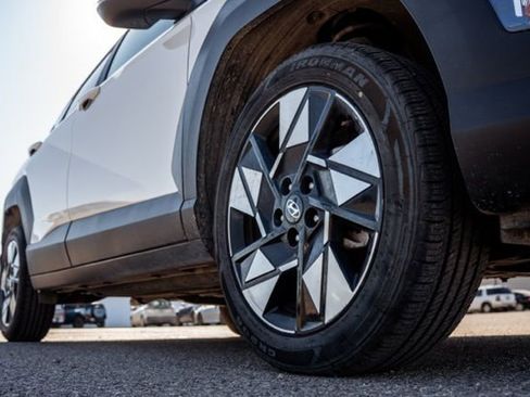 Used 2024 Hyundai Kona SEL image 11