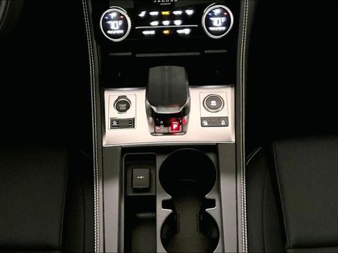 Certified 2025 Jaguar F-PACE R-Dynamic S image 11