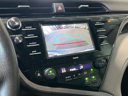 Used 2020 Toyota Camry LE FWD image 21