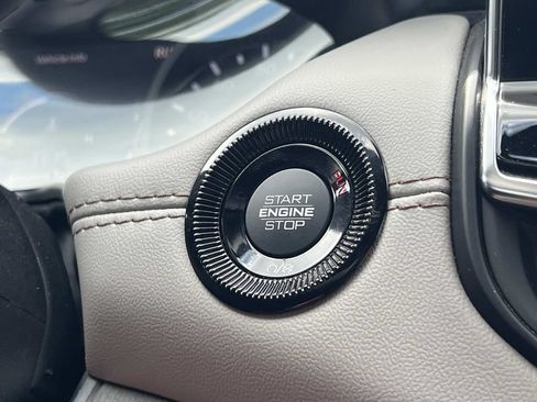 Certified 2025 Jeep Compass Limited AWD/4WD image 31