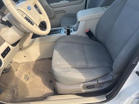 Used 2009 Ford Escape XLT AWD/4WD image 15