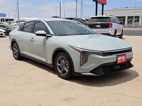 Used 2025 Kia K4 FWD image 4