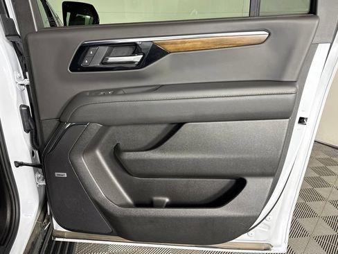 Certified 2026 Chevrolet Suburban High Country AWD/4WD image 55
