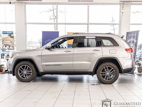 Used 2018 Jeep Grand Cherokee Limited AWD/4WD image 6