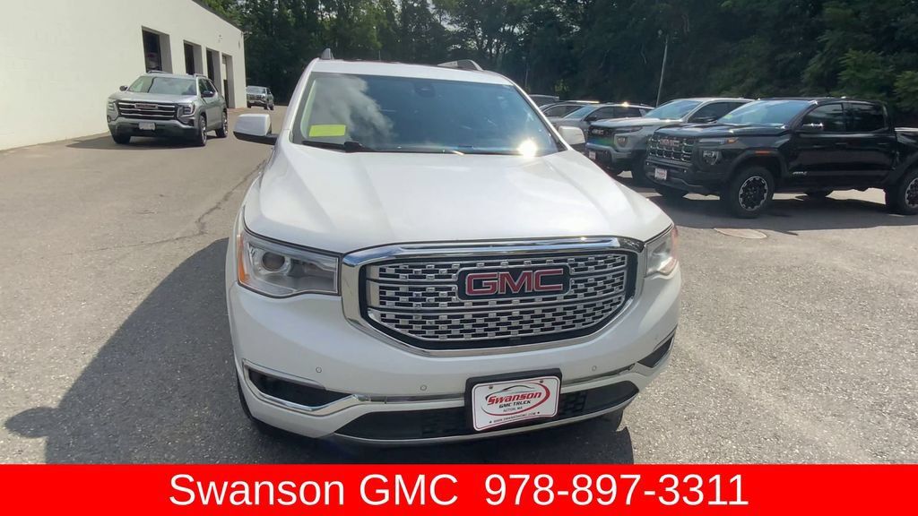Certified 2019 GMC Acadia Denali w/ Technology Package AWD/4WD image 3