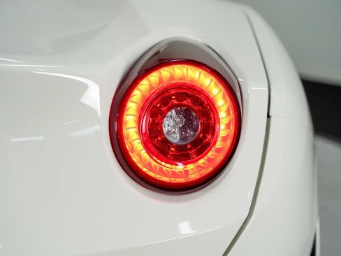 Used 2016 Ferrari California T RWD image 23