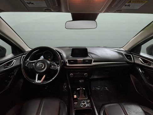 Used 2018 MAZDA MAZDA3 Touring FWD image 9