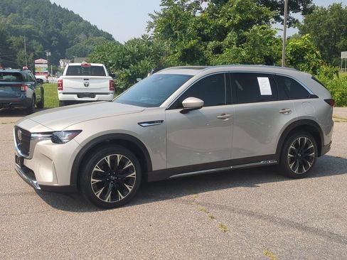 Certified 2024 MAZDA CX-90 Plug-In Hybrid w/ Premium Plus AWD/4WD image 2