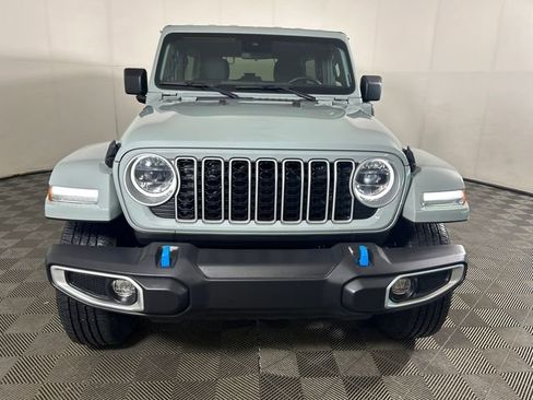 Used 2024 Jeep Wrangler Unlimited Sahara AWD/4WD image 7