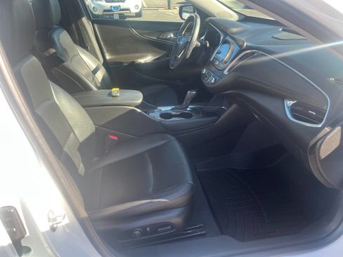 Used 2017 Chevrolet Malibu LT w/ Leather Package image 21