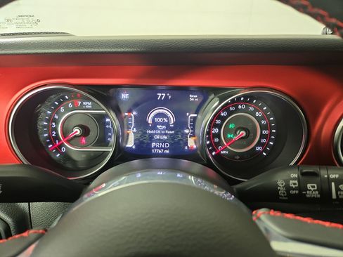 Used 2022 Jeep Wrangler Unlimited Rubicon w/ LED Lighting Group image 17