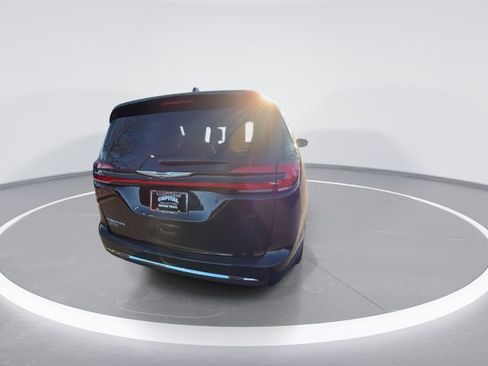 New 2026 Chrysler Pacifica Select image 7