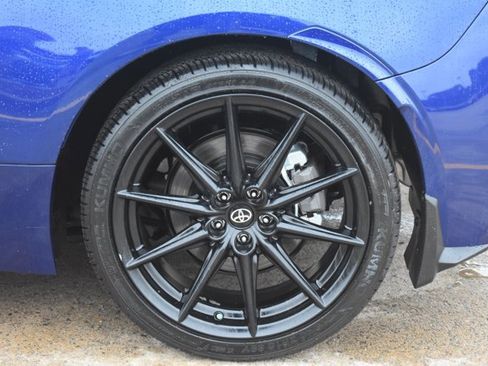Used 2025 Toyota GR86 Premium RWD image 10