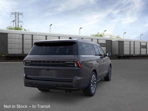 New 2026 Lincoln Navigator L Black Label AWD/4WD image 8