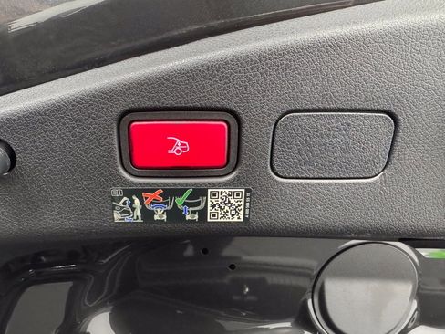 Certified 2024 Mercedes-Benz CLE 300 4MATIC Cabriolet w/ Driver Assistance Package image 35