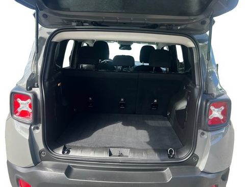 Used 2021 Jeep Renegade Latitude AWD/4WD image 18
