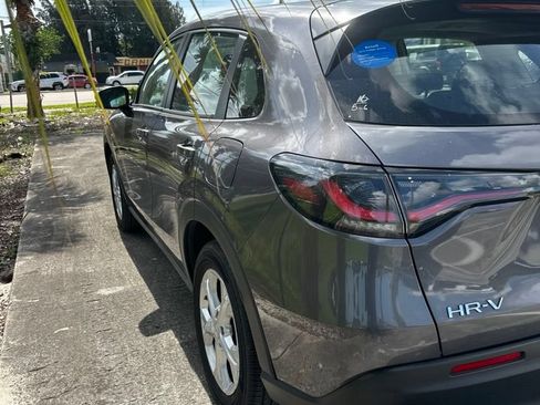 Used 2025 Honda HR-V LX image 9