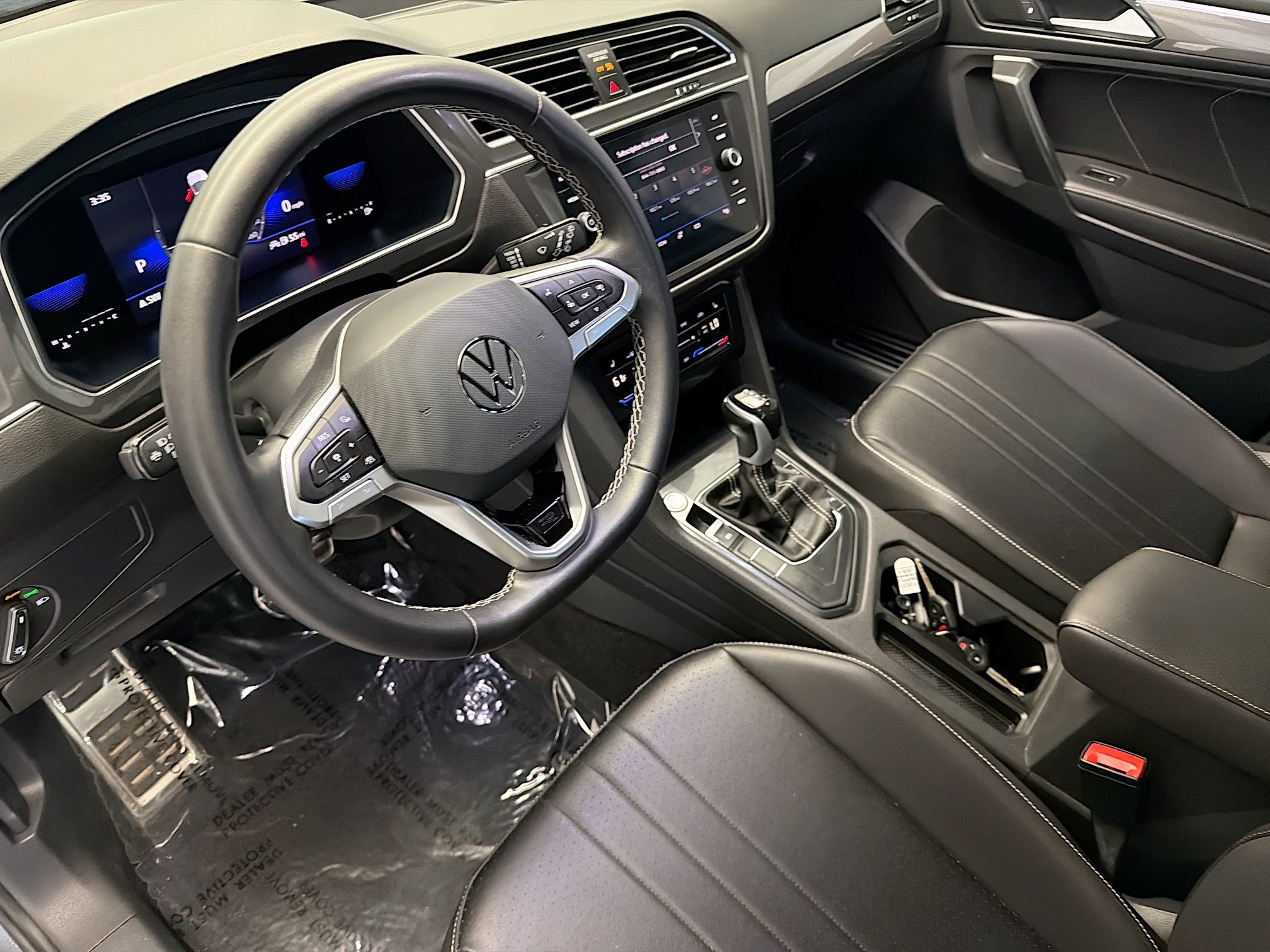 Used 2023 Volkswagen Tiguan SE R-Line FWD image 7
