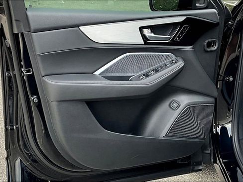 Used 2025 Acura MDX SH-AWD image 19