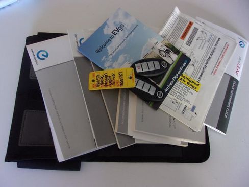 Used 2020 Nissan Leaf SV w/ SV Technology Package FWD image 19