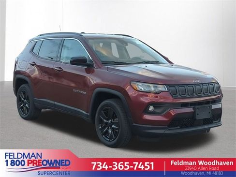 Certified 2022 Jeep Compass Latitude w/ Convenience Group image 1