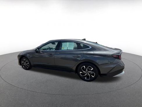 Used 2025 Hyundai Sonata SEL FWD image 10