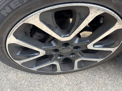 Used 2018 Jeep Compass Limited w/ Navigation Group image 2