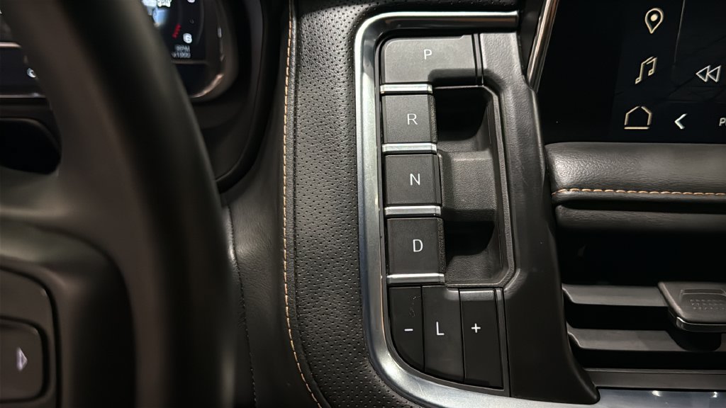 Used 2024 GMC Yukon AT4 w/ AT4 Premium Package AWD/4WD image 35