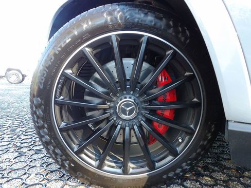 Used 2025 Mercedes-Benz GLS 63 AMG 4MATIC image 39