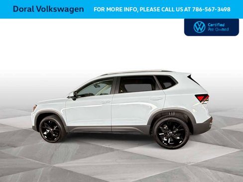 Used 2025 Volkswagen Taos SE FWD image 5