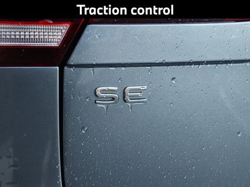 Used 2024 Volkswagen Tiguan SE image 10