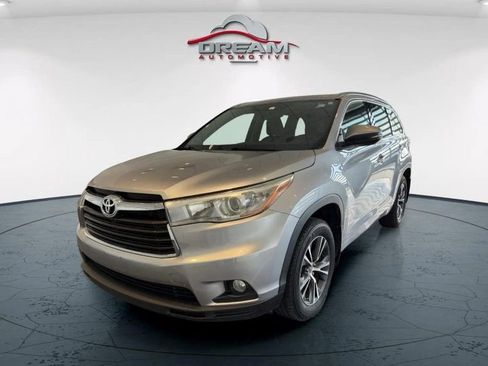 Used 2016 Toyota Highlander XLE image 4