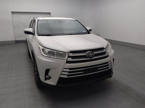 Used 2019 Toyota Highlander XLE FWD image 14
