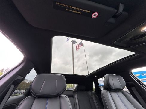 Used 2025 Cadillac Lyriq Sport AWD/4WD image 27