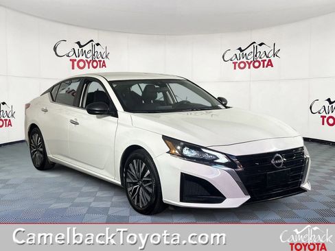 Used 2025 Nissan Altima 2.5 SV FWD image 1