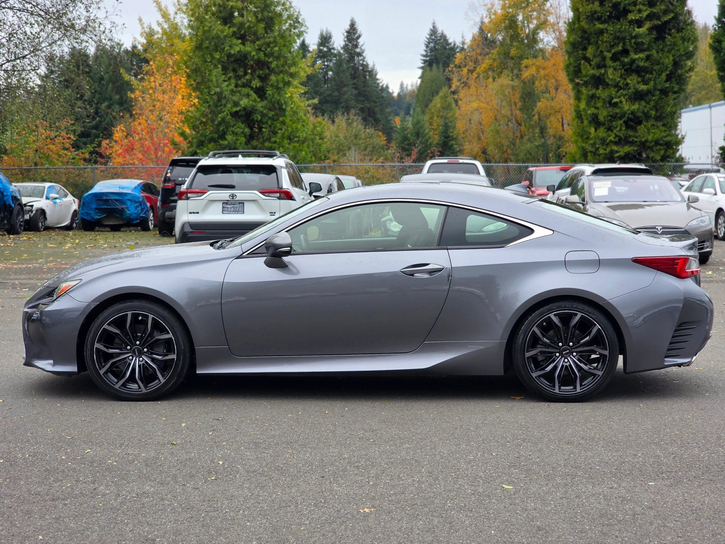 Used 2016 Lexus RC 200t RWD image 4