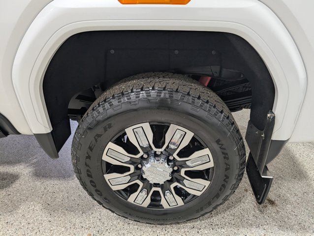 Used 2025 GMC Sierra 3500 Denali AWD/4WD image 13