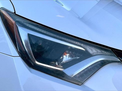 Certified 2018 Toyota RAV4 XLE image 28