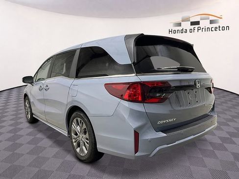 New 2026 Honda Odyssey Touring image 5