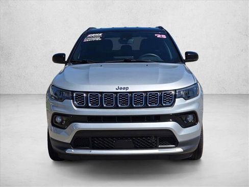 Used 2025 Jeep Compass Limited image 2